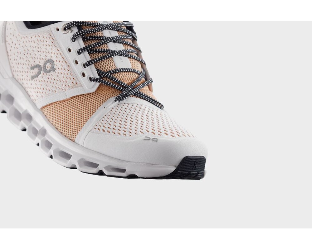 on cloudstratus white